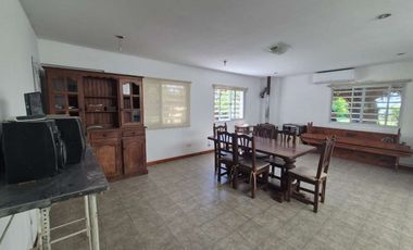 CASA EN VENTA SICARDI 2 DORMITORIOS CON PILETA