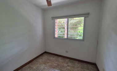 CASA EN VENTA SICARDI 2 DORMITORIOS CON PILETA