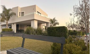 Venta Casa 5 Dormitorios - Pilara - PILAR