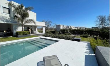 Venta Casa 5 Dormitorios - Pilara - PILAR