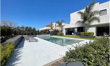 Venta Casa 5 Dormitorios - Pilara - PILAR