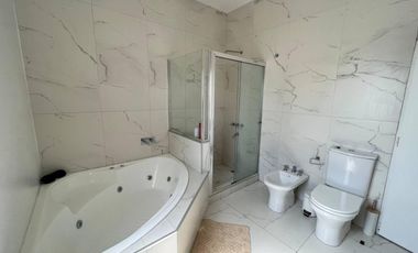 Casa en Temperley con 4 dormitorios - APTA CRÉDITO