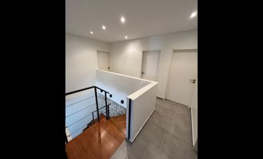 Casa en Temperley con 4 dormitorios - APTA CRÉDITO