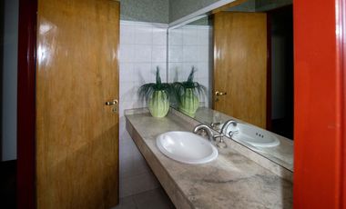 Amplia oficina centrica