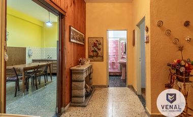 Venta Casa 4amb luminosa 3dorm patio parrilla garaje lavadero terraza loza a mts de Gral Paz