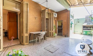 Venta Casa 4amb luminosa 3dorm patio parrilla garaje lavadero terraza loza a mts de Gral Paz