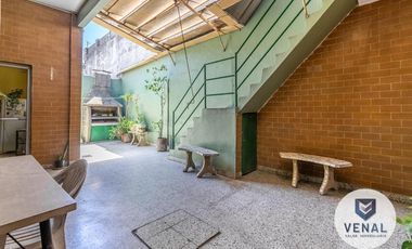 Venta Casa 4amb luminosa 3dorm patio parrilla garaje lavadero terraza loza a mts de Gral Paz