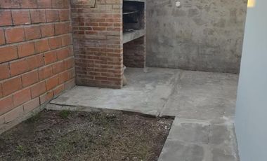 Dos Casas en venta - Apta Credito Bancario en Venta Barrio Lambertucci Escobar