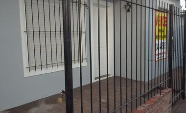 Dos Casas en venta - Apta Credito Bancario en Venta Barrio Lambertucci Escobar