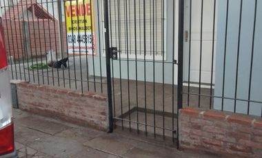 Dos Casas en venta - Apta Credito Bancario en Venta Barrio Lambertucci Escobar