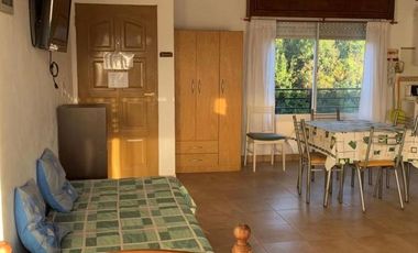 Casa 2 Dormitorios con 2 Departamentos y amplio parque.