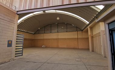 Céntrica bodega en renta. Zona 5 de febrero y Av Universidad