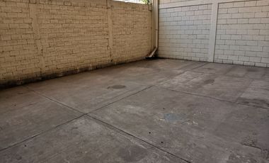 Céntrica bodega en renta. Zona 5 de febrero y Av Universidad