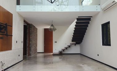 CASA EN PRIVADA EN TEMOZON NORTE