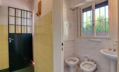 Casa venta Fisherton 4 Dormitorios Patio parquizado cochera