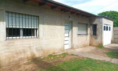 Venta Casa 3 dormitorios con patio - Coronel Bogado