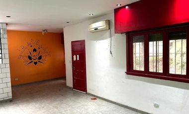 Casa en  lote propio