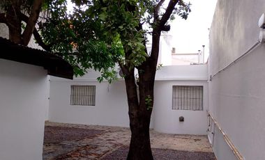 Casa en  lote propio