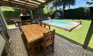 Casa en el barrio privado Jardines de Escobar