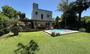 Casa en el barrio privado Jardines de Escobar