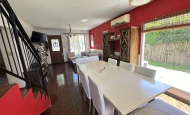 Casa en el barrio privado Jardines de Escobar