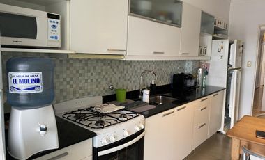 Departamento en  edificio Palmeras sobre Avenida