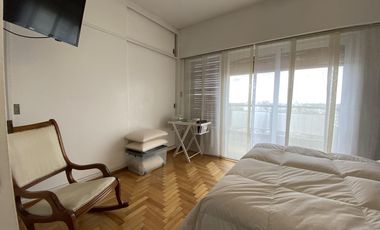 Departamento en  edificio Palmeras sobre Avenida