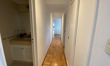 Departamento en  edificio Palmeras sobre Avenida