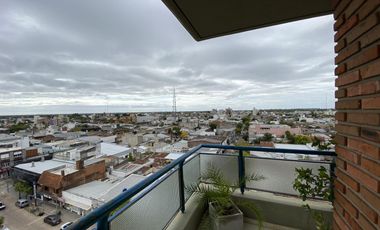 Departamento en  edificio Palmeras sobre Avenida