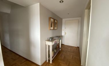 Departamento en  edificio Palmeras sobre Avenida