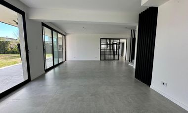 Casa en Cadaques Funes Hills