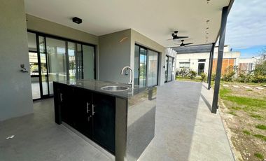 Casa en Cadaques Funes Hills