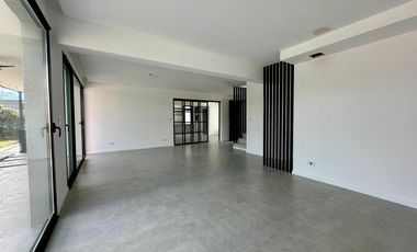 Casa en Cadaques Funes Hills