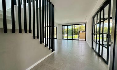 Casa en Cadaques Funes Hills