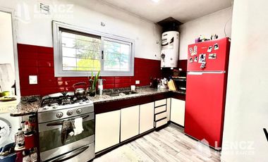 OPORTUNIDAD UNICA!! Depto. ph 3 ambientes en primer piso. A solo 7 cuadras de Brandsen