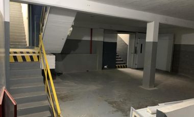 Se vende el block de dos inmuebles intercomunicados con salida a dos calles, Alsina y Dardo Rocha.