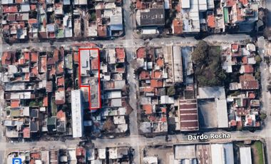 Se vende el block de dos inmuebles intercomunicados con salida a dos calles, Alsina y Dardo Rocha.