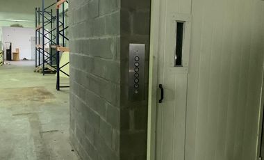 Se vende el block de dos inmuebles intercomunicados con salida a dos calles, Alsina y Dardo Rocha.