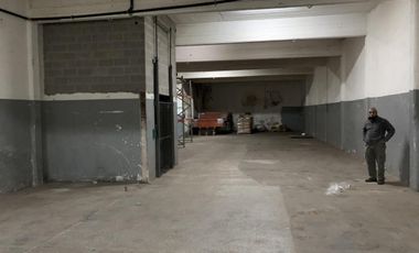 Se vende el block de dos inmuebles intercomunicados con salida a dos calles, Alsina y Dardo Rocha.