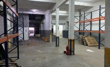 Se vende el block de dos inmuebles intercomunicados con salida a dos calles, Alsina y Dardo Rocha.