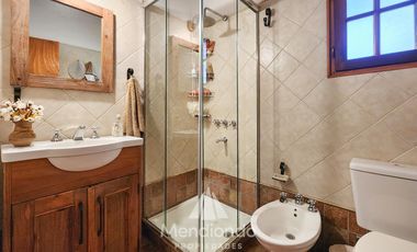 Casa 3 amb con Pileta y Quincho (840 m2 de lote) en Bruno e/ Olga y Ofelia - Sierra de los Padres