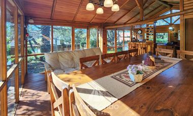 Casa 3 amb con Pileta y Quincho (840 m2 de lote) en Bruno e/ Olga y Ofelia - Sierra de los Padres