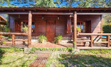 Casa 3 amb con Pileta y Quincho (840 m2 de lote) en Bruno e/ Olga y Ofelia - Sierra de los Padres