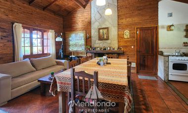 Casa 3 amb con Pileta y Quincho (840 m2 de lote) en Bruno e/ Olga y Ofelia - Sierra de los Padres