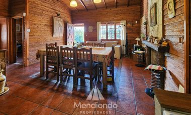 Casa 3 amb con Pileta y Quincho (840 m2 de lote) en Bruno e/ Olga y Ofelia - Sierra de los Padres