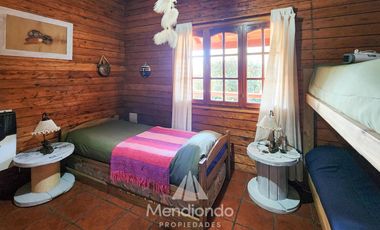 Casa 3 amb con Pileta y Quincho (840 m2 de lote) en Bruno e/ Olga y Ofelia - Sierra de los Padres