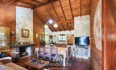 Casa 3 amb con Pileta y Quincho (840 m2 de lote) en Bruno e/ Olga y Ofelia - Sierra de los Padres