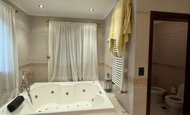 Casa - Canning (E. Echeverria)