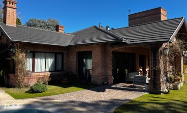 Casa - Canning (E. Echeverria)