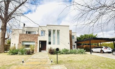 Casa en Venta 4 dormitorios en El Encuentro